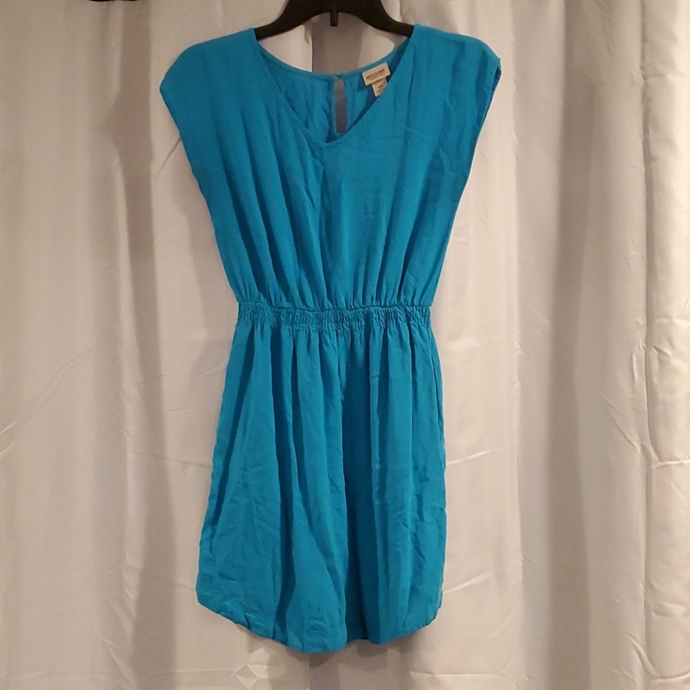 Blue light weight dress with pockets